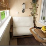 Маленький диванчик на балконе