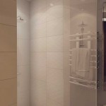 Совмещенная ванная шоколадного цвета дизайн