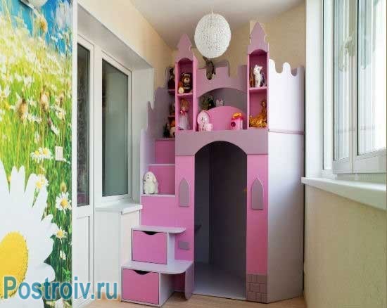 Игровая зона на балконе. Фото