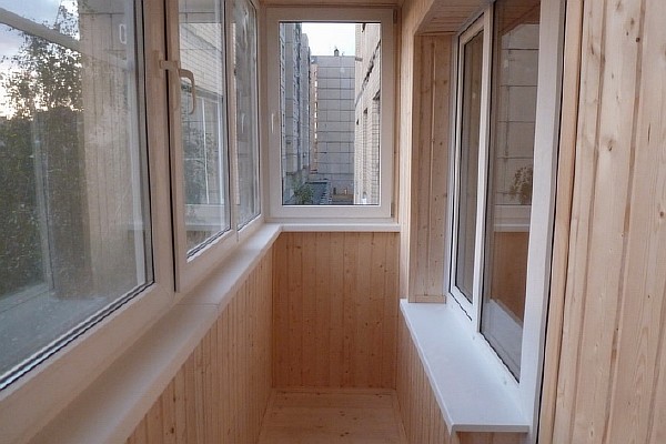 Отделка балкона вагонкой. Фото Отделка балкона вагонкой. Фото