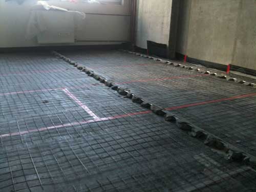 Бетонная стяжка с армирующей сеткой 