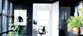 chernii-potolok-v-interior19