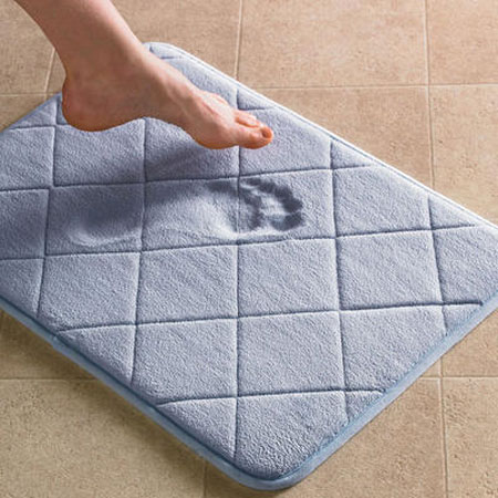 Быстро впитывающий коврик в ванную