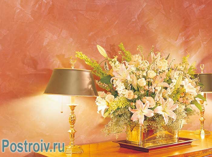 Стены отделанные декоративной штукатуркой розовый оттенок Стены отделанные декоративной штукатуркой розовый оттенок