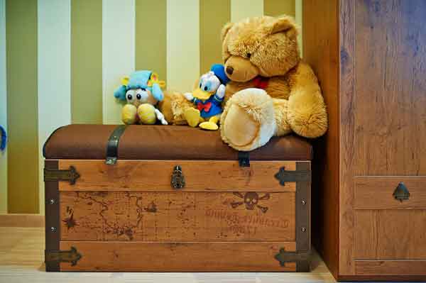 Сундук для вещей в комнате для мальчика Сундук для вещей в комнате для мальчика