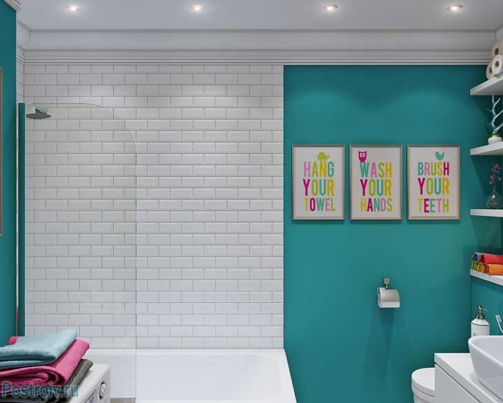 Бирюзовые стены в санузле. Фото