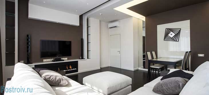 Многоуровневый потолок из гипсокартона в гостиной-столовой. Фото Многоуровневый потолок из гипсокартона в гостиной-столовой. Фото