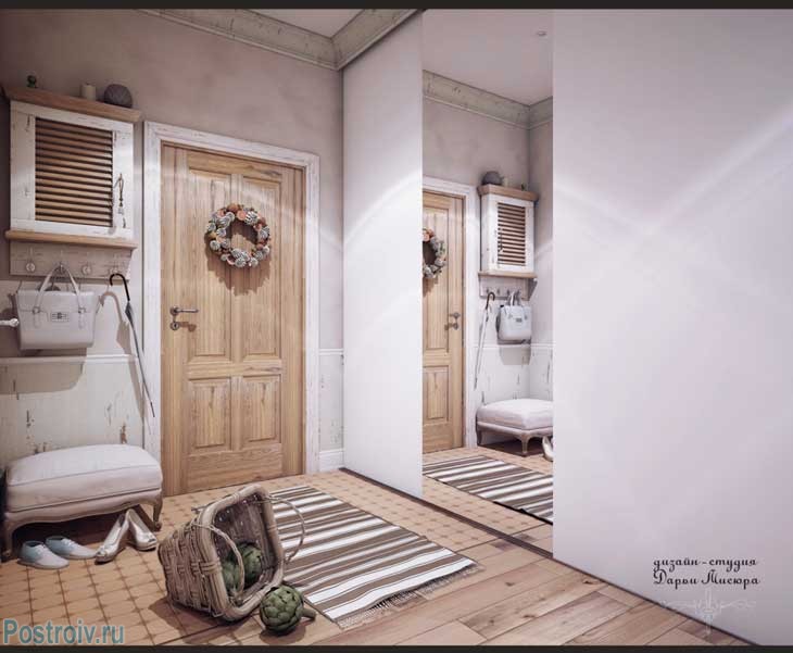 Прихожая в стиле прованс с большим зеркалом в трехкомнатной квартире. Фото