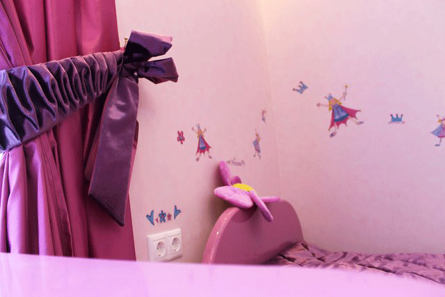 Розовые обои для детской. Комната для девочки 5-8 лет Розовые обои для детской. Комната для девочки 5-8 лет