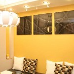 Декорирование кухни: зеркала на стенах, оригинальные чехлы на подушках, шторы на кухне - Фото