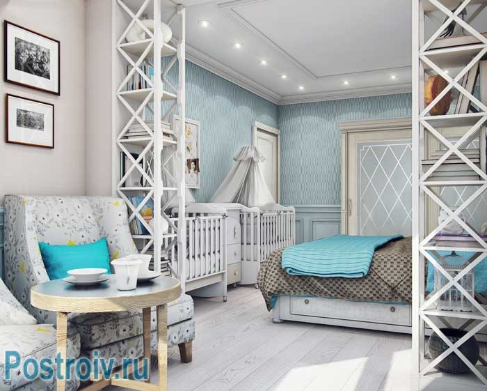 Зонирование комнаты перегородкой из стеллажа с книгами Зонирование комнаты перегородкой из стеллажа с книгами