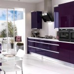 Фиолетовый цвет в интерьере кухни. Фото