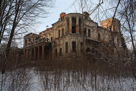 Заброшенная усадьба в Кейране