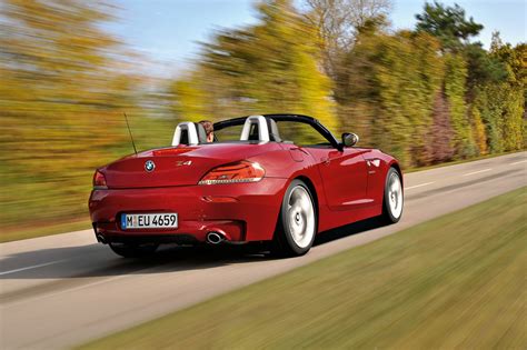 BMW Z4 sDrive35is 2011: высокая скорость и красивый дизайн