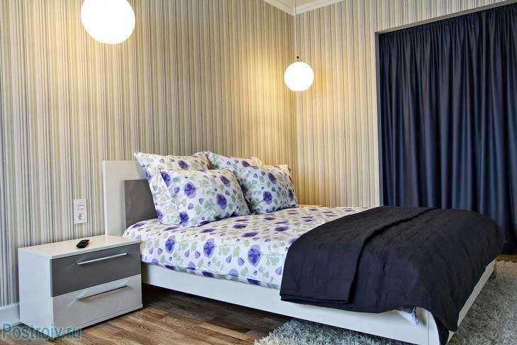 Бюджетный вариант отделки уютной спальни в 2-комнатной квартире