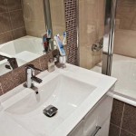 Современная прямоугольная раковина с тумбочкой. Фото