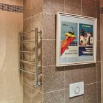 Картина в ванной комнате. Фото