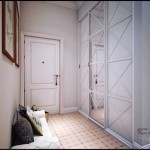 Модный шкаф купе с зеркальными дверьми. Фото прихожей