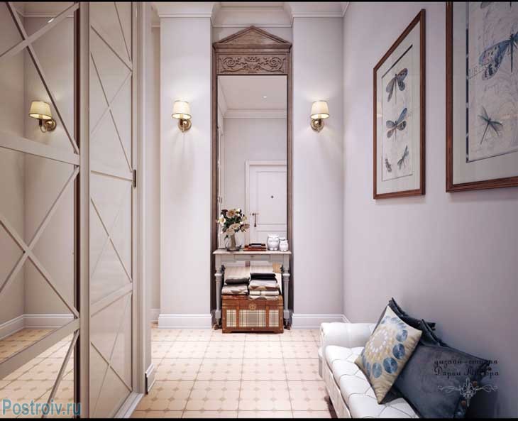 Большие зеркала зрительно расширяют пространство. Фото интерьера