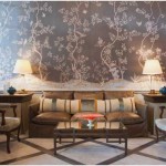 Тепло-коричневые обои для зала. Фото