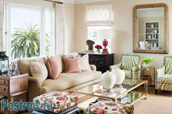 Как правильно расставить мебель: круговой способ расстановки, в центе стеклянный стол по бокам диван и кресла Как правильно расставить мебель: круговой способ расстановки, в центе стеклянный стол по бокам диван и кресла