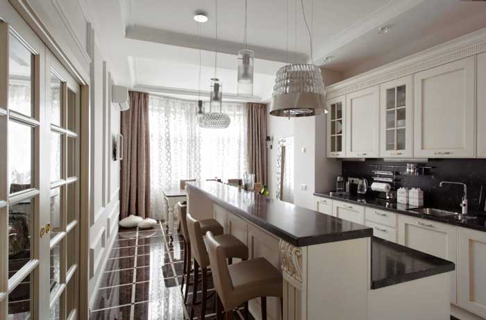 Кухня-столовая с барной стойкой. На полу глянцевая керамическая плитка