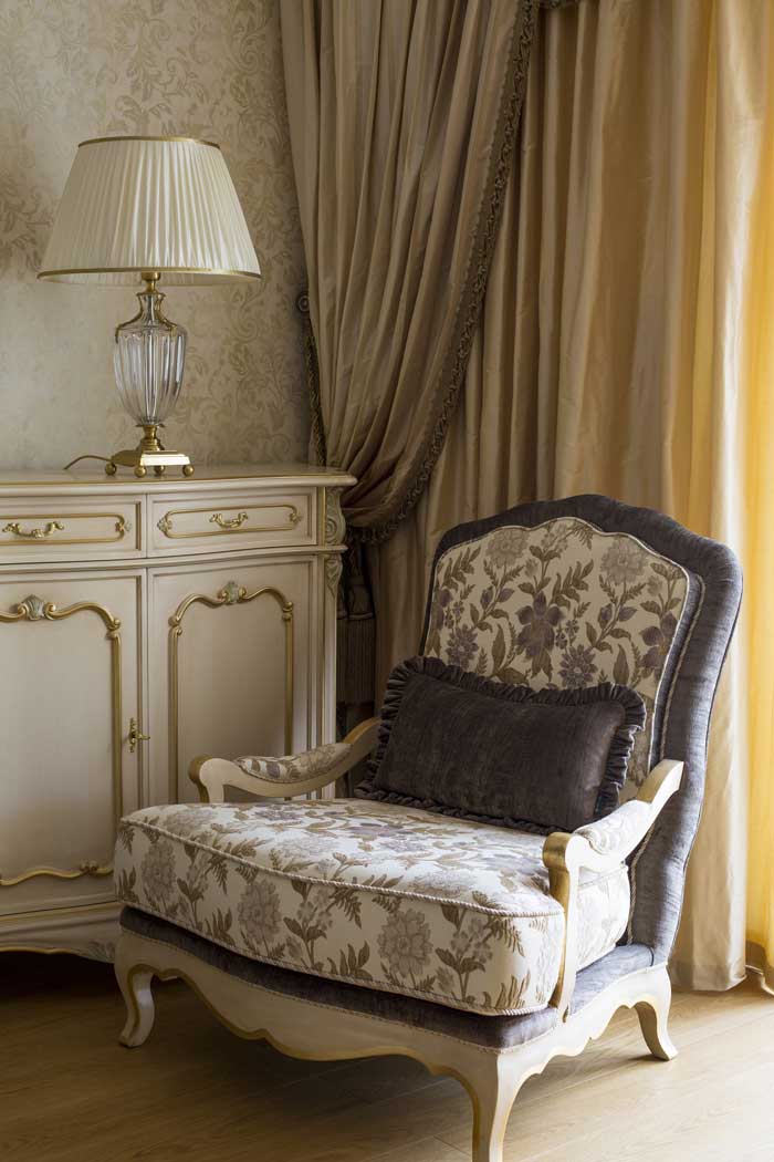 Кресло из цельного дерева для светлой гостиной Кресло из цельного дерева для светлой гостиной