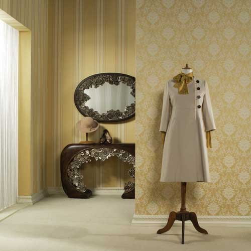 Классические комбинированные обои в прихожей Классические комбинированные обои в прихожей