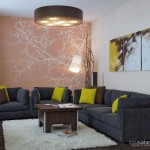 Первый вариант комбинации обоев в гостиной