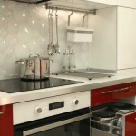 Кухонный фартук из прозрачной плитки мозаики в виде пузырьков