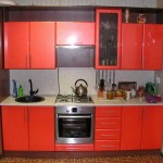 Фото интерьера кухни 6 кв.м. с газовой колонкой