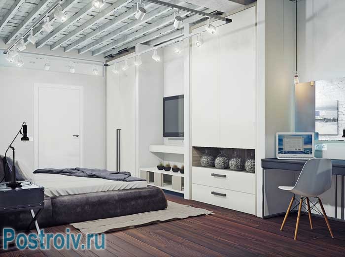 Стиль минимализм в спальне. Большой белый шкаф в спальне