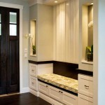 Место для сидения в прихожей