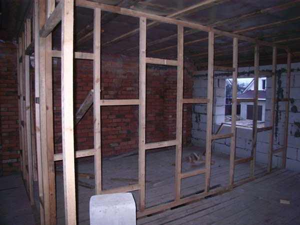 Монтаж перегородки из дерева Монтаж перегородки из дерева