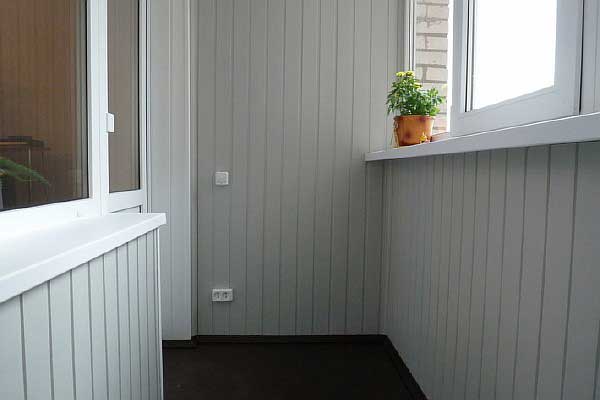 Отделка балкона пластиковой вагонкой своими руками. Фото Отделка балкона пластиковой вагонкой своими руками. Фото