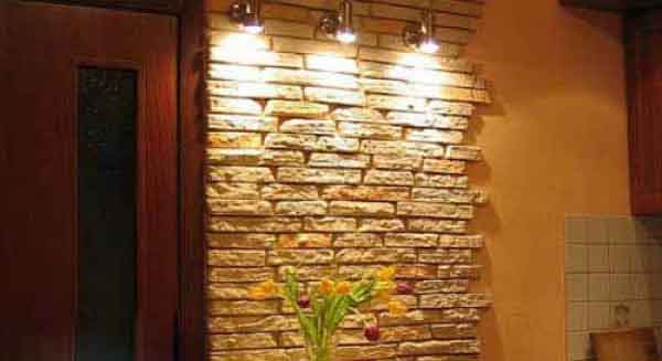 кухня отделка стен камнем