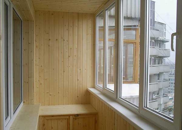 Обшивка балкона и лоджии вагонкой Обшивка балкона и лоджии вагонкой