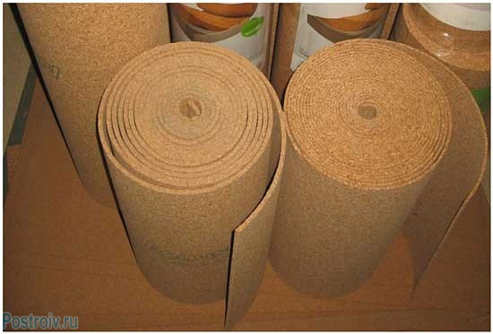 Пробковая подложка под ламинат. Фото