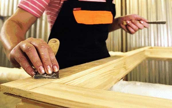 Ремонт межкомнатных и входных дверей: покраска