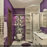 Дизайн сиреневой ванной комнаты с душевой кабиной и ванной. Фото