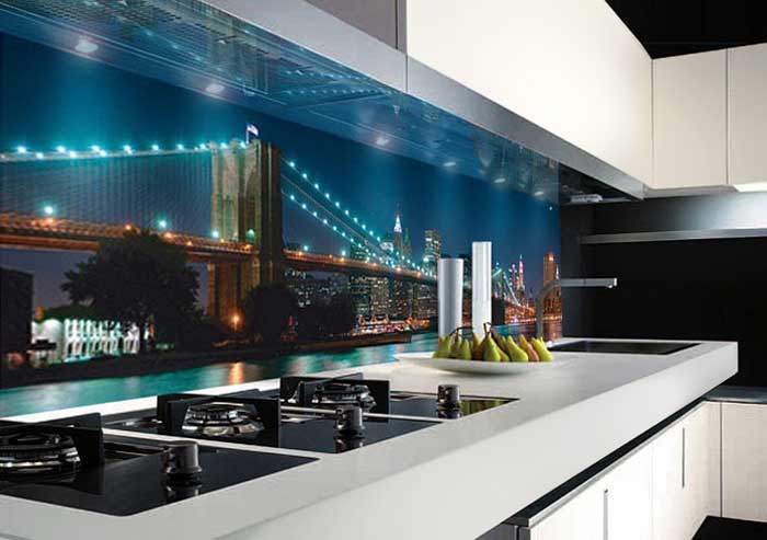 Скинали с рисунком ночного города на белой кухне. Фото 14 Скинали с рисунком ночного города на белой кухне. Фото 14