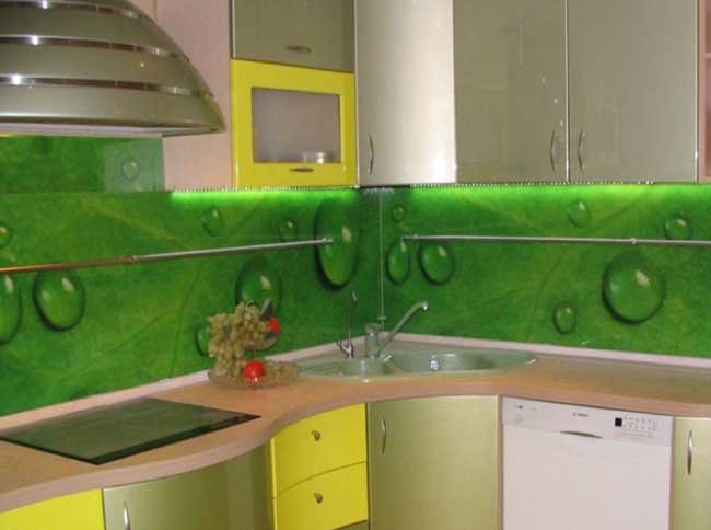 Стеклянные панели кухонного фартука выбираем правильн Стеклянные панели кухонного фартука выбираем правильно