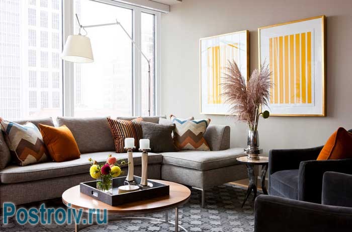 В интерьере гостиной уместно размещать угловой диван В интерьере гостиной уместно размещать угловой диван