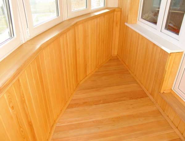 отделка лоджии вагонкой