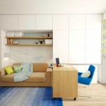 Рабочая зона. Белый шкаф во всю стену. Фото